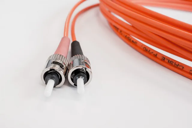 fiber optic cable, glass fiber, it, technology, connection, digital, control center, data processing, connections, electronics, data, switch, network, network technology, technology, technology, technology, connection, electronics, electronics, electronics, data, data, data, switch, switch, switch, switch, switch, network, network, network, network, network. Welke eisen stelt de AVG aan technologieleveranciers?