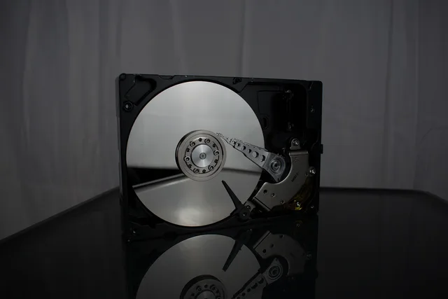 hdd, hard drive, hardware, electronics, disk, storage medium, pc, data, data store, macro, data processing, digital, technology. Bedrijfsvoering toekomstbestendig maken: processen, data en compliance
